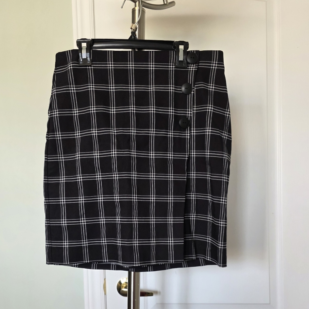Suzy Shier Black and White Plaid Pencil Skirt